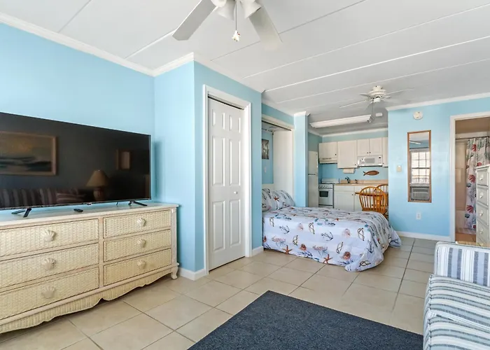 Ferienhaus Remodeled With Bright Open Layout, Full Kitchen, & Community Pool Access! Ocean Stadt